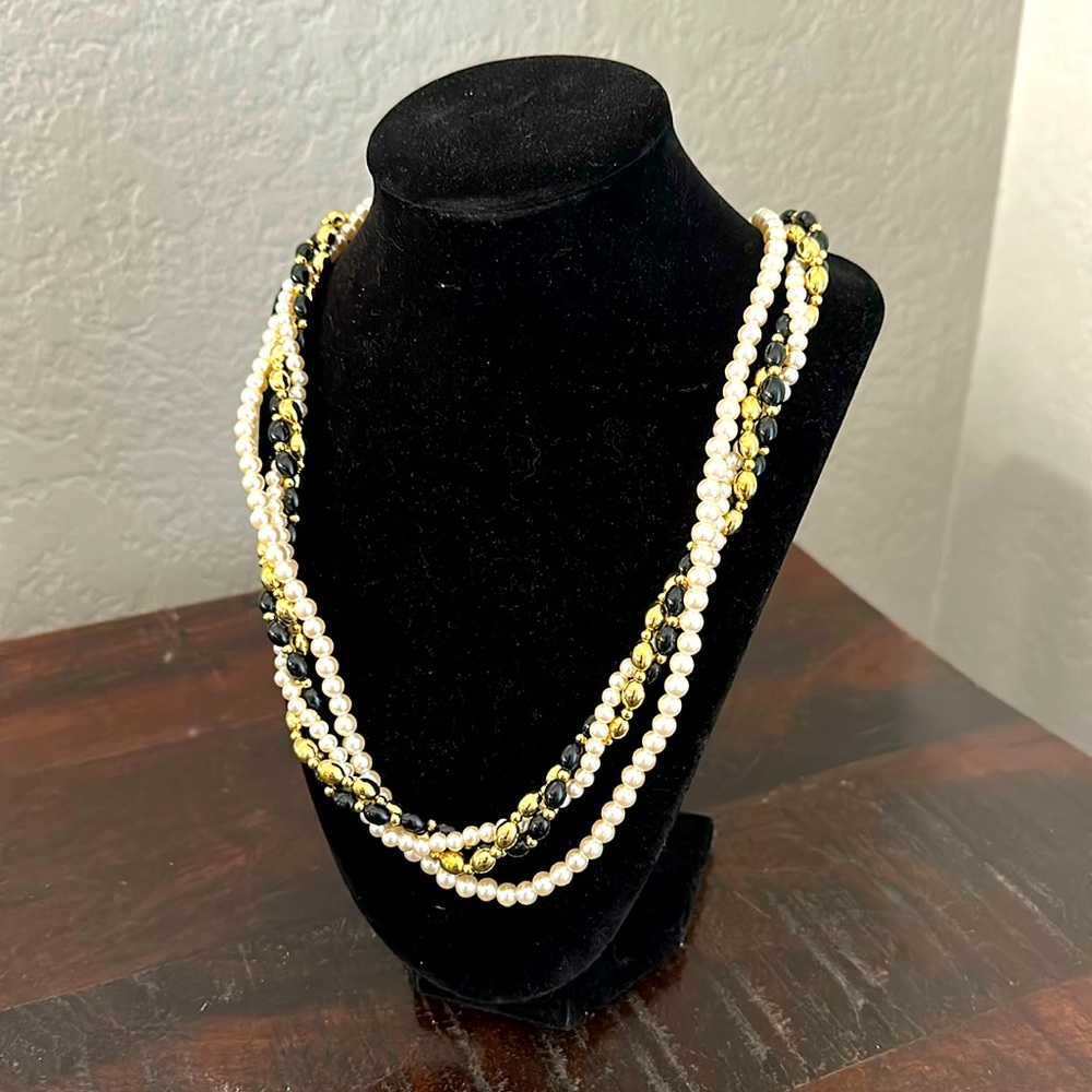 Vintage Faux Pearls w/Black & Gold Necklace • EUC